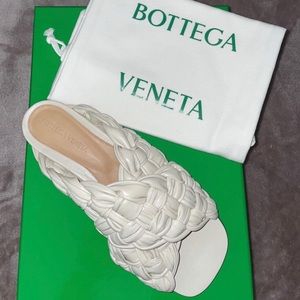 SOLD❗️🛑Bottega Veneta board leather sandals